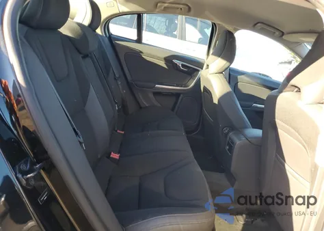 2013 Volvo S60 T5 z USA, uszkodzony, nr VIN YV1612FS0D2232372